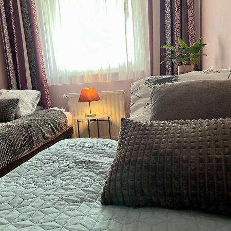שיופוק Lakeside Family Apartment מראה חיצוני תמונה