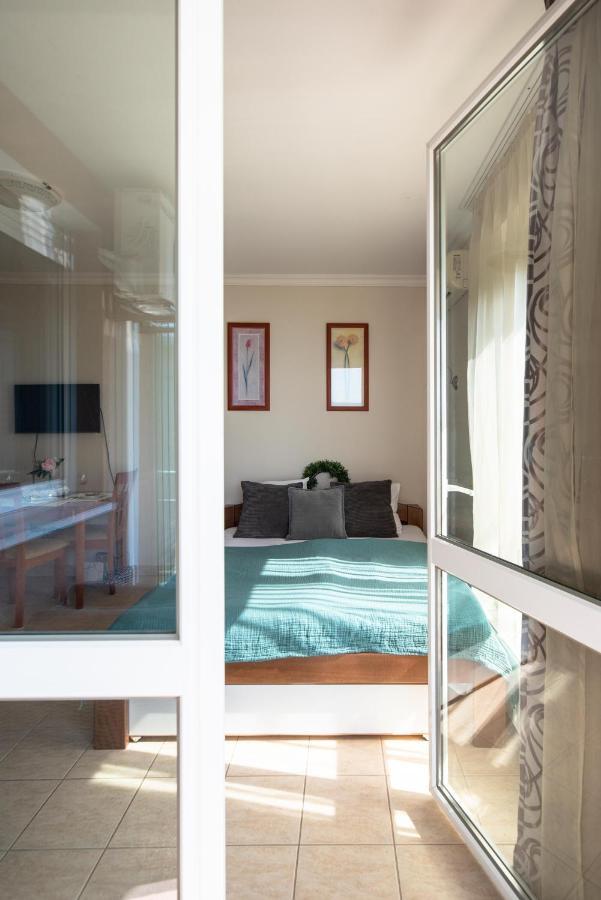 שיופוק Lakeside Family Apartment מראה חיצוני תמונה