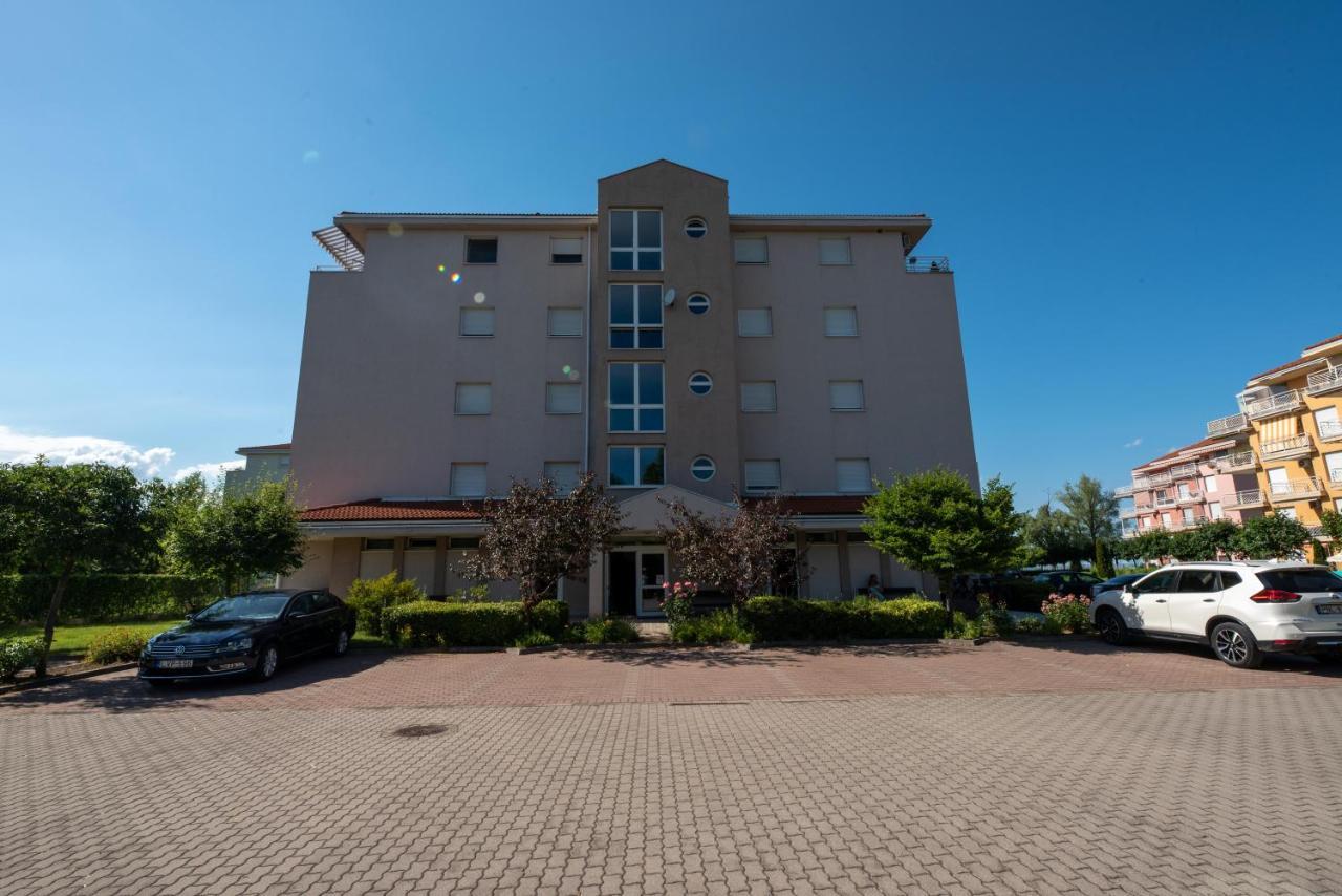 שיופוק Lakeside Family Apartment מראה חיצוני תמונה