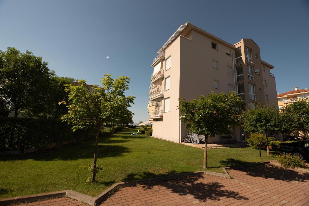 שיופוק Lakeside Family Apartment מראה חיצוני תמונה