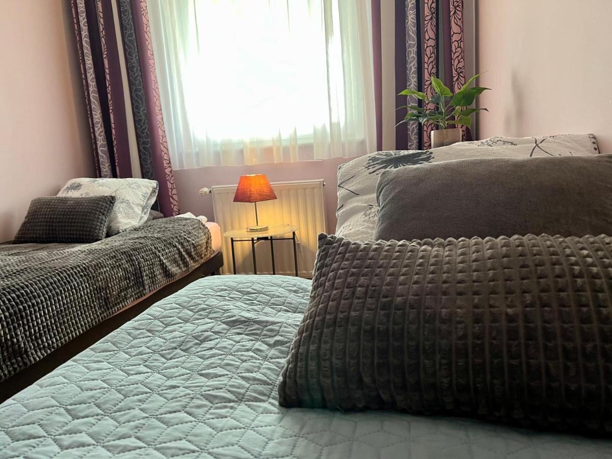 שיופוק Lakeside Family Apartment מראה חיצוני תמונה