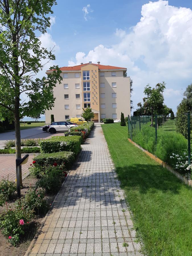 שיופוק Lakeside Family Apartment מראה חיצוני תמונה